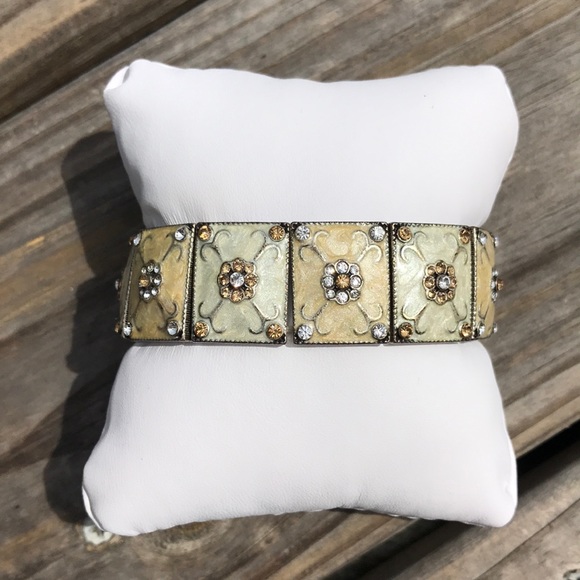 Beautiful Enamel and Crystal expandable Bracelet. - Picture 2 of 2